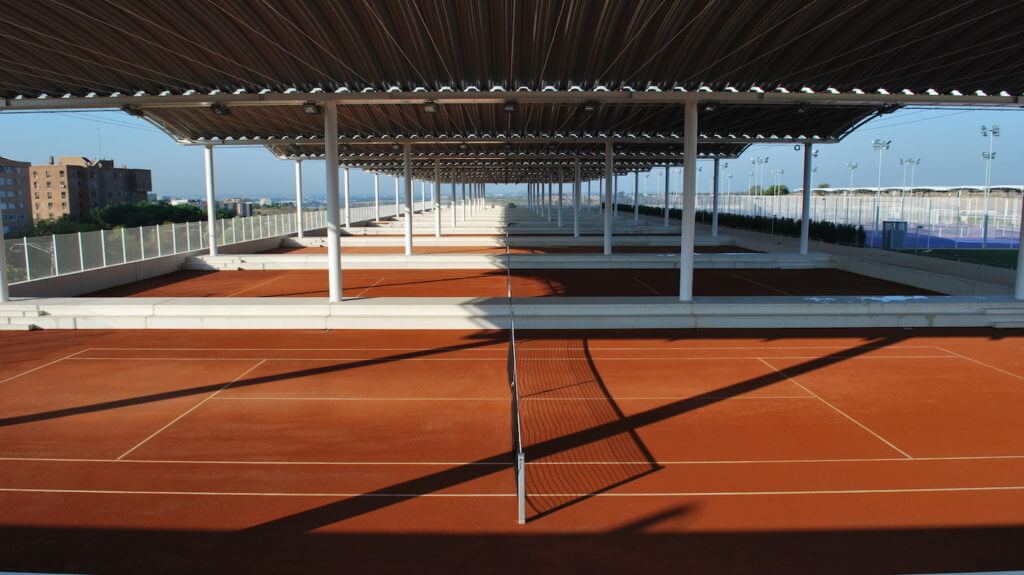 Ven a la ciudad de la raqueta y disfruta de las mejores actividades team building en Madrid